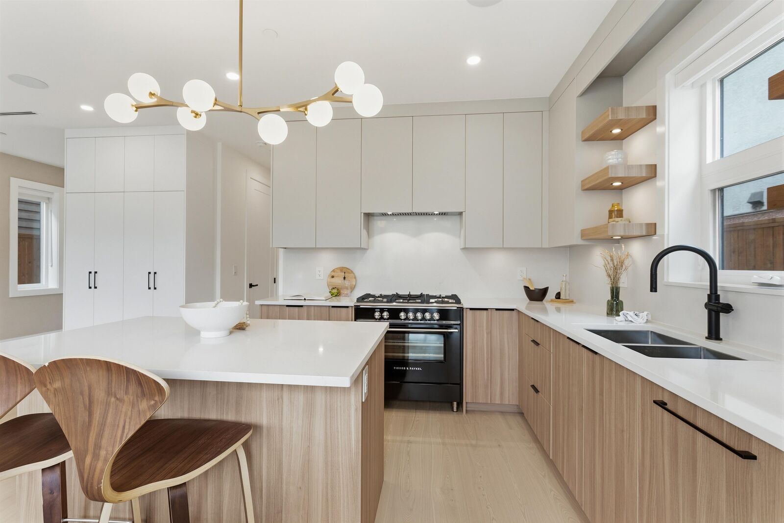 Property Photo:  2258 Napier Street 2  BC V5L 2P2 
