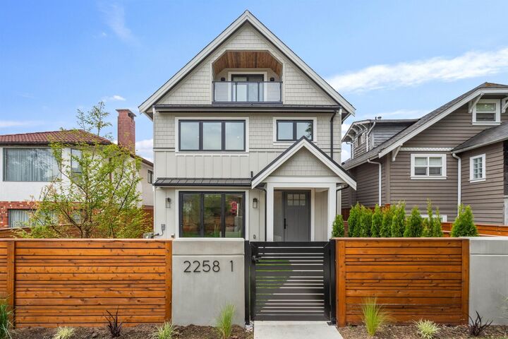 Property Photo:  2258 Napier Street 1  BC V5L 2P2 