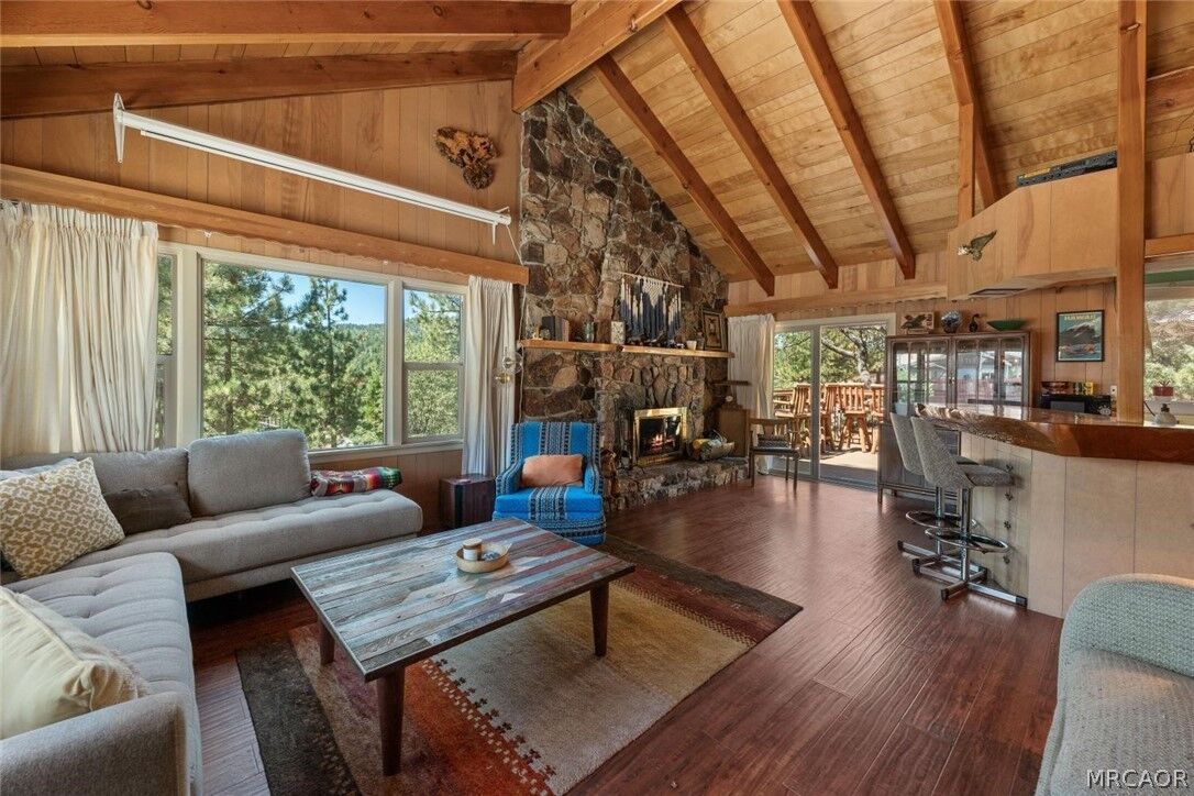 Property Photo: 1156 Bruin Trail CA 92333