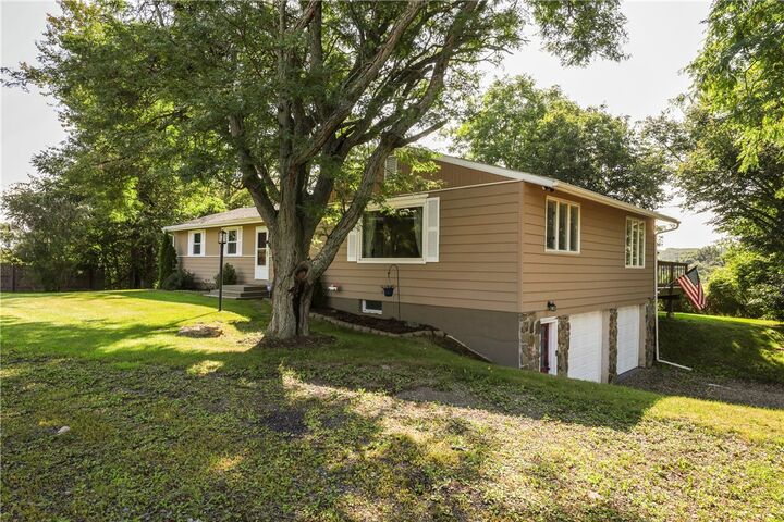 Property Photo:  13 Colonial Drive  NY 14845 