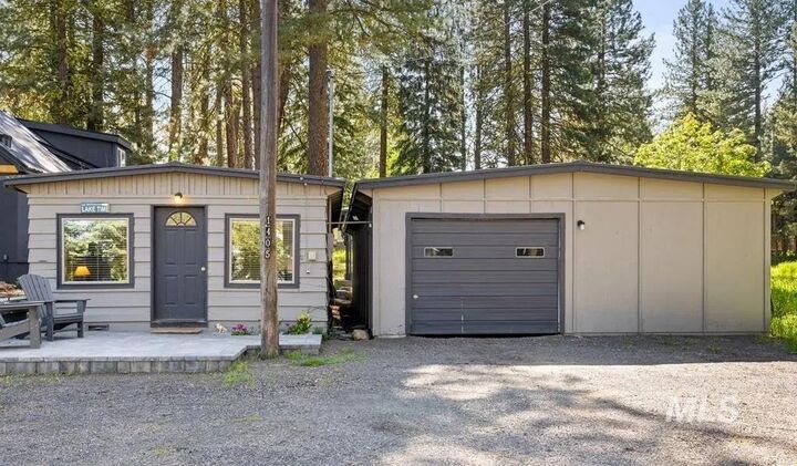 Property Photo:  1405 Louisa Avenue  ID 83638 
