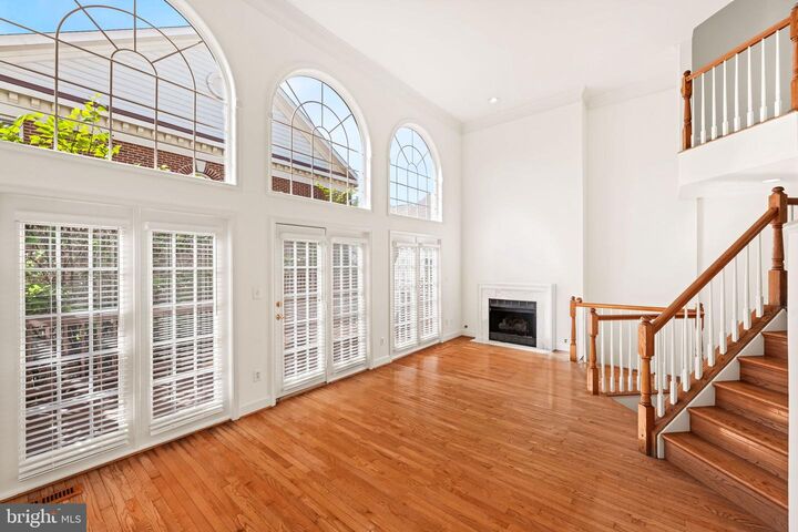 Property Photo: 2505 Hunton Place VA 22311
