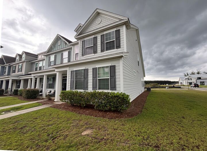 Property Photo: 600 Ravensridge Lane SC 29461