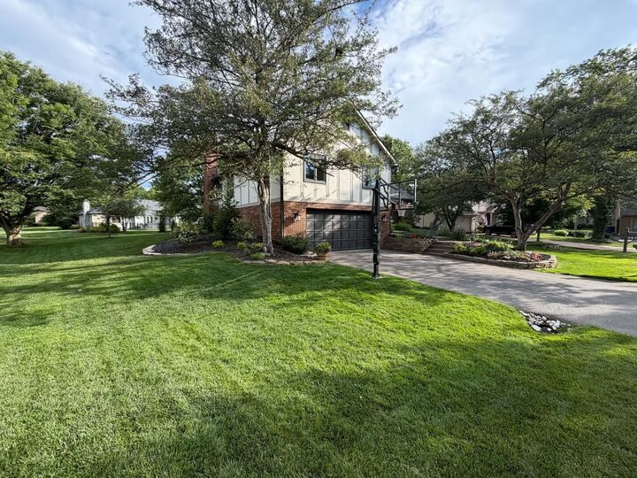 Property Photo:  8627 Gairloch Court  OH 43017 