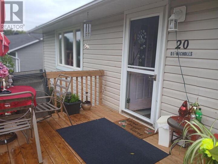 Property Photo: 20 Gillanders Rd ON P5A 1W3
