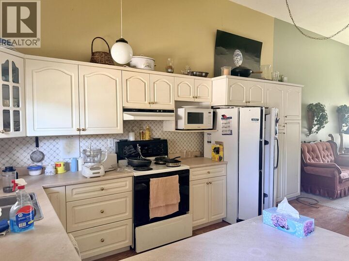 Property Photo: 863 Lahakas Boulevard 37 BC V8C 1V1