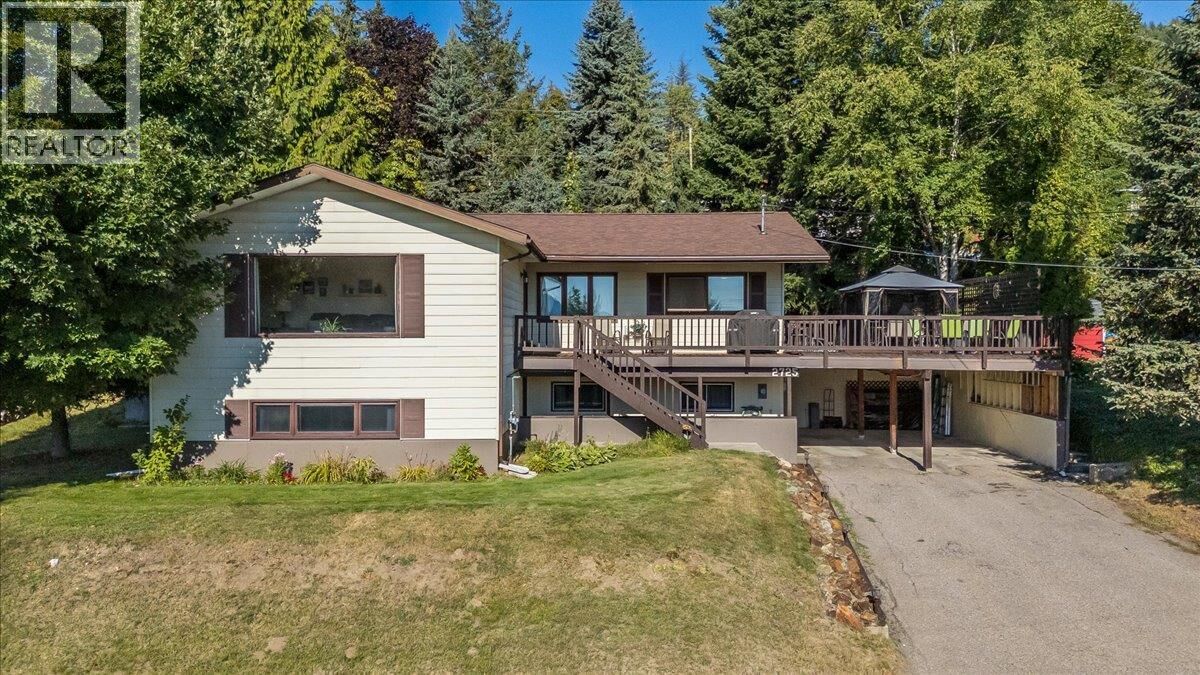 Property Photo: 2725 Charlston Street BC V0G 1Y0