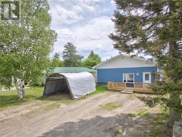 Property Photo: 2300 Lee Valley Road Unit# 39 ON P5E 1N1