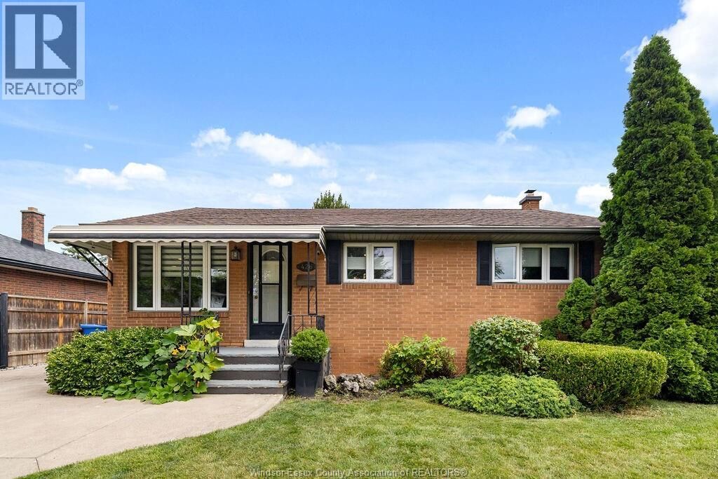 Property Photo:  426 Bertha  ON N8P 1B7 
