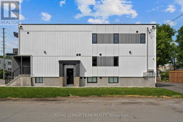 Property Photo: 1231 Shillington Avenue C ON K1Z 7Z9