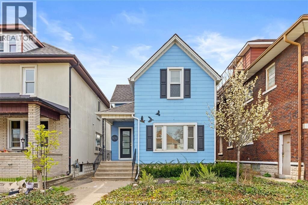 Property Photo: 809 Gladstone ON N9A 2R3