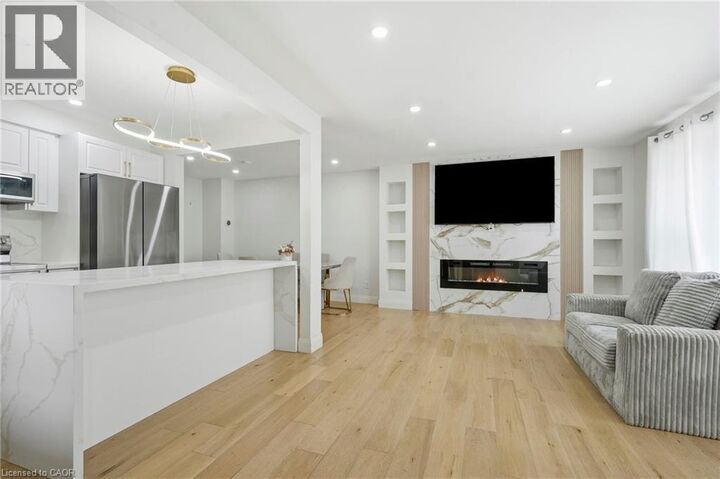 47 Barrington Drive Upper — photo 1