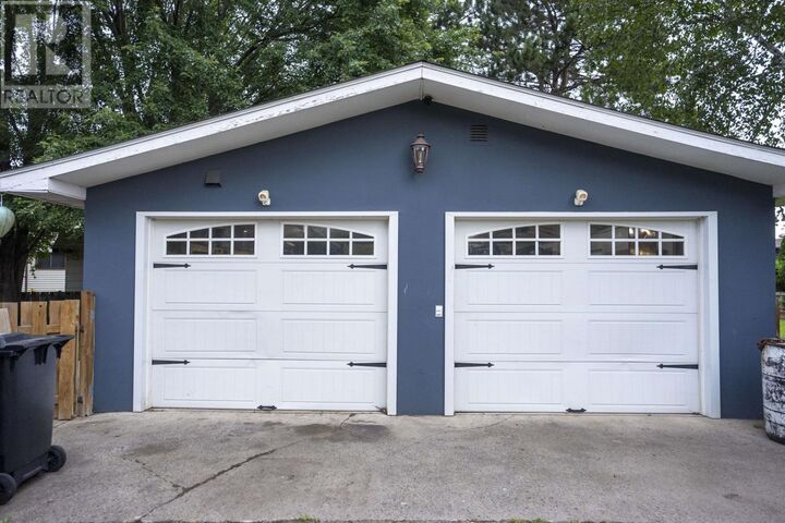 Property Photo:  600 Ashdale Pl  ON P7E 3M6 