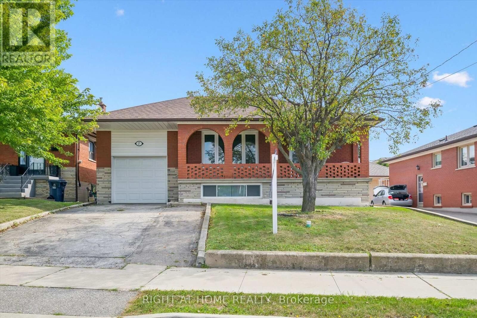 Property Photo:  27 Jocada Road  ON M6L 2J4 