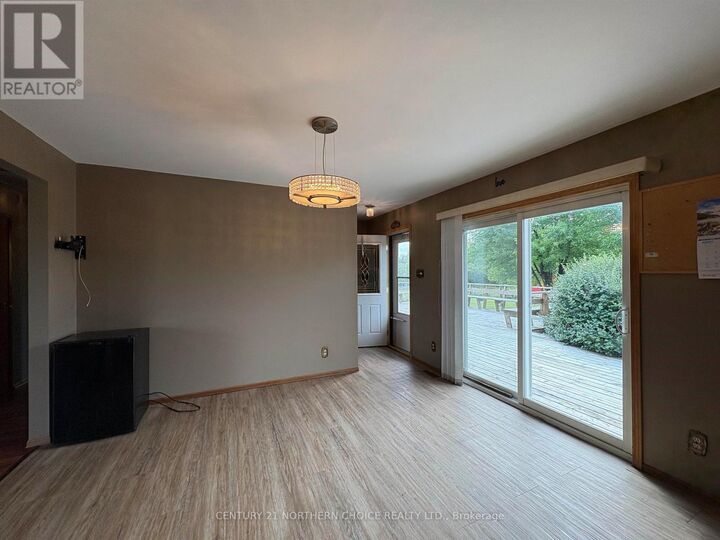 Property Photo: 859 Burriss Road East ON P0W 1C0
