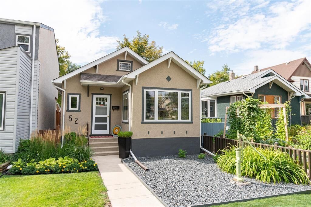 Property Photo: 52 Harbison Avenue West MB R2L 0A1