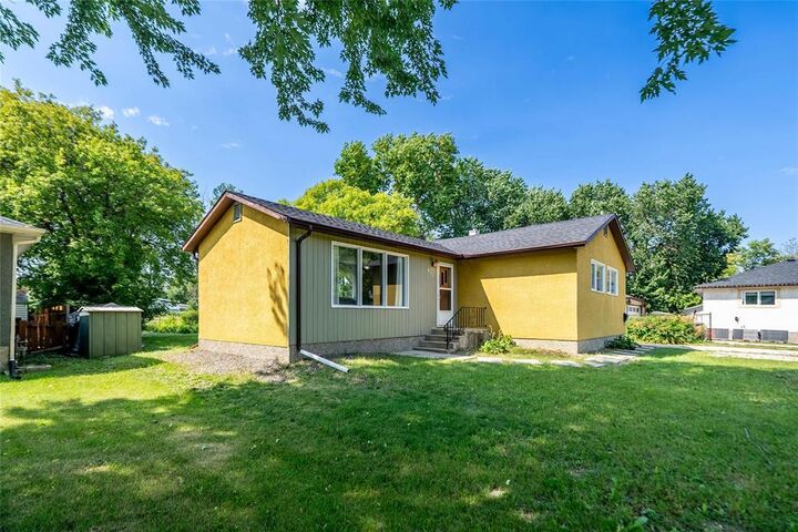 Property Photo: 411 Hudson Street MB R3T 0R1