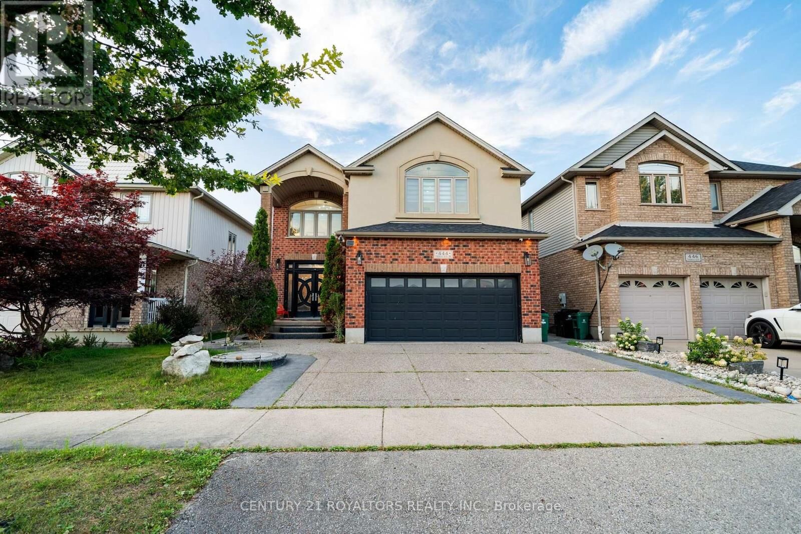 Property Photo: 444 Thomas Slee Drive ON N2P 2X6