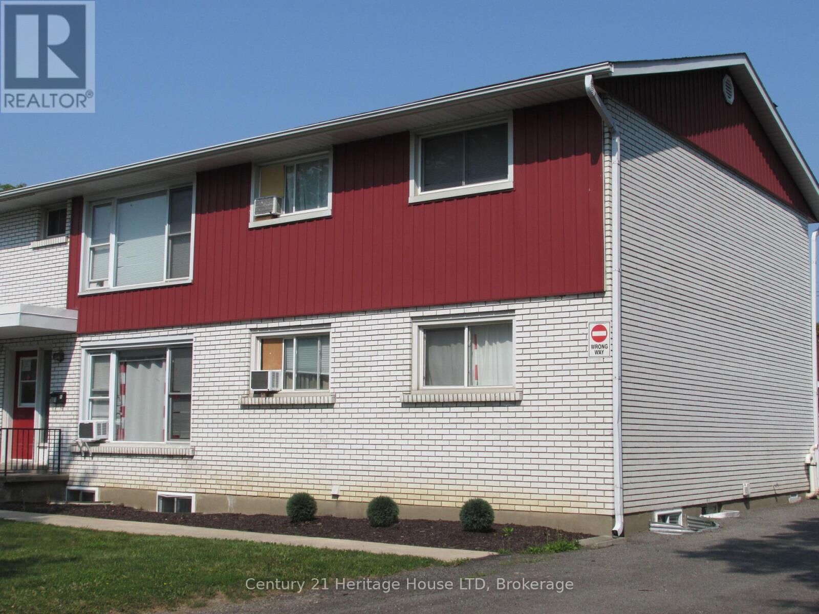 Property Photo: 377 Glenridge Avenue 4 ON L2T 3K8
