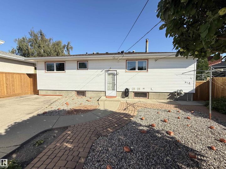 Property Photo: 7007 91 Avenue NW AB T6B 0R5