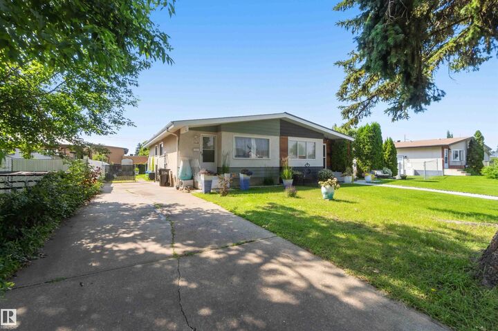 Property Photo:  13408 67 Street NW  AB T5C 0C7 