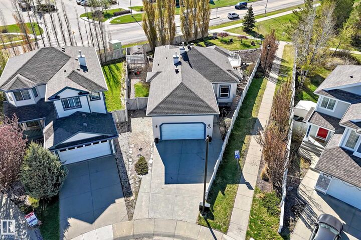 Property Photo: 576 Glenwright Crescent NW AB T5P 4E6