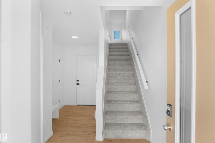 Property Photo: 29 Airport Road NW 4 AB T5G 2P9