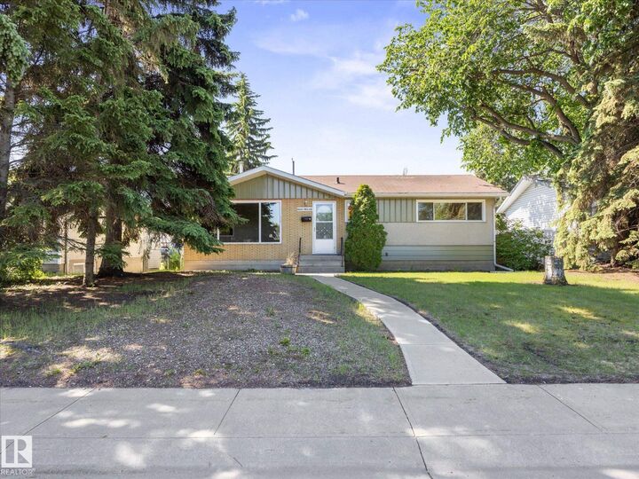 Property Photo:  13623 136A Avenue NW  AB T5L 4B9 