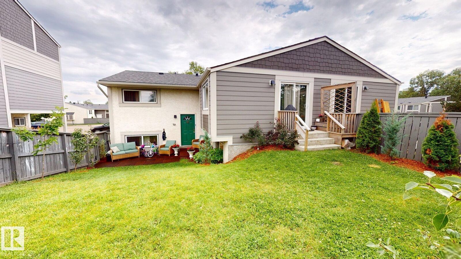 Property Photo: 623 Willow Court NW AB T5T 2K7