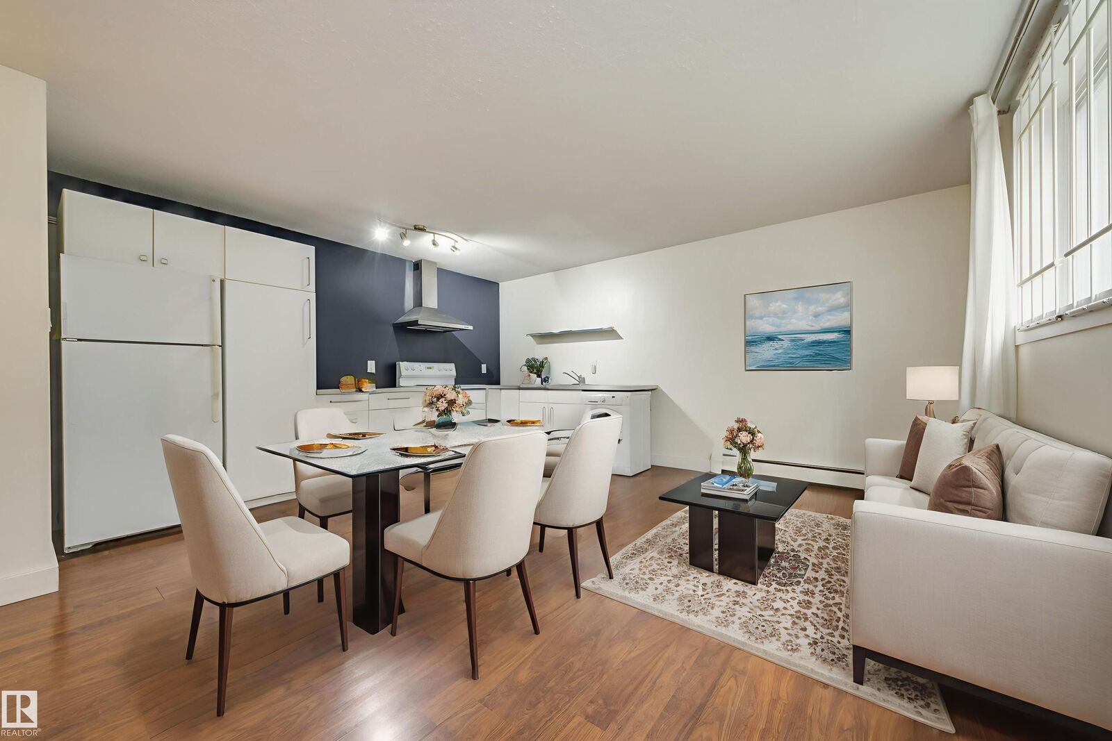 Property Photo:  10015 83 Avenue NW 5  AB T6E 2C3 