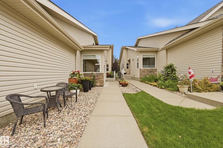 Property Photo: 2031 Brennan Crescent NW 30 AB T5T 0W3