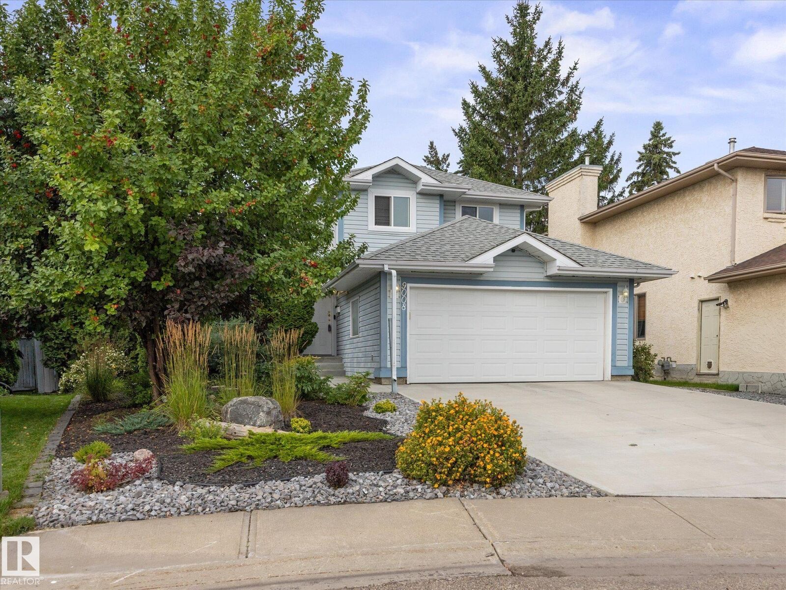 Photo de la propriété: 9008 190 Street NW AB T5T 5W1