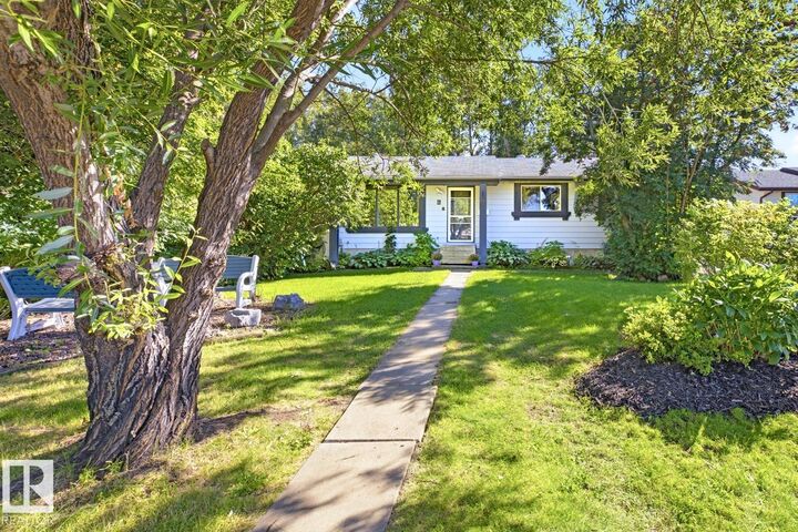 Property Photo:  6 Lundy Park Road  AB T7Z 1G6 