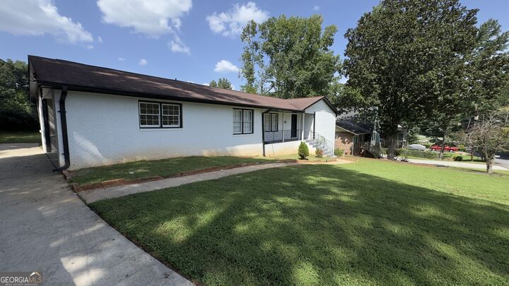 Property Photo: 1050 Forest Heights Road GA 30083
