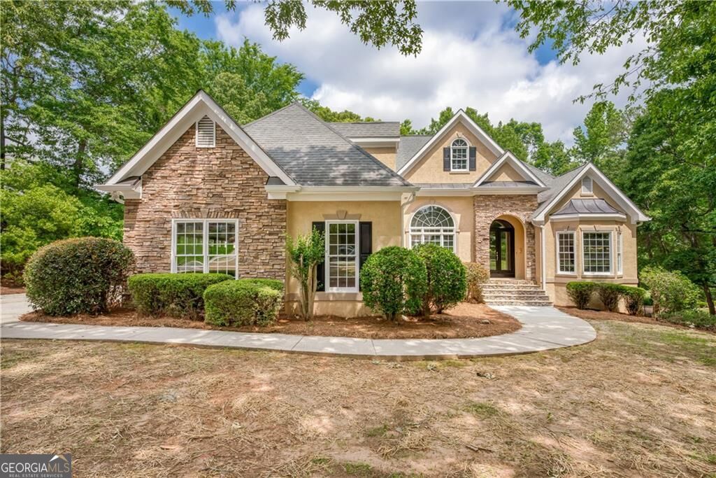 Property Photo:  303 Broadmoor Way  GA 30253 