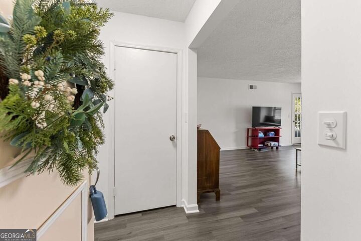 Property Photo: 6851 Roswell Road K24 GA 30328