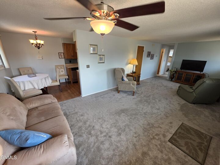 Property Photo:  404 12th Street NW  ND 58554 