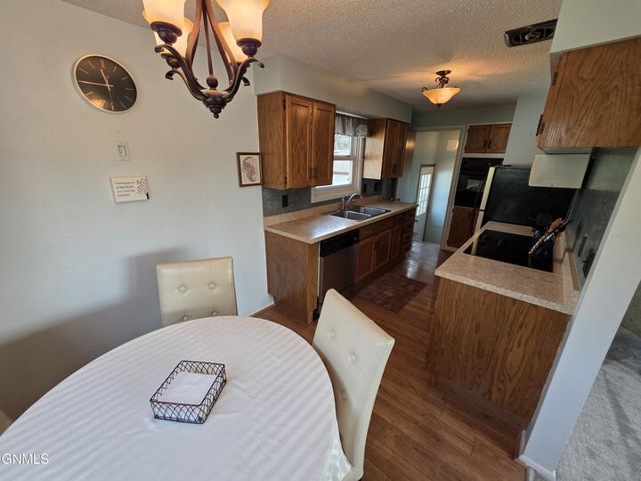 Property Photo:  404 12th Street NW  ND 58554 