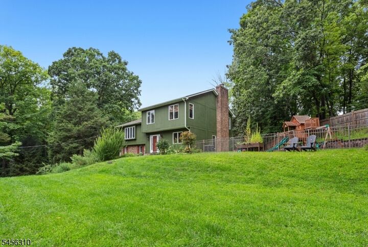 Property Photo:  10 Up A Way Dr  NJ 07461 