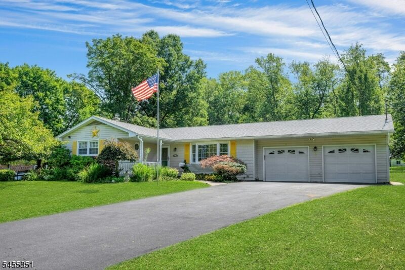 Property Photo:  6 Jackson Valley Rd  NJ 07882 