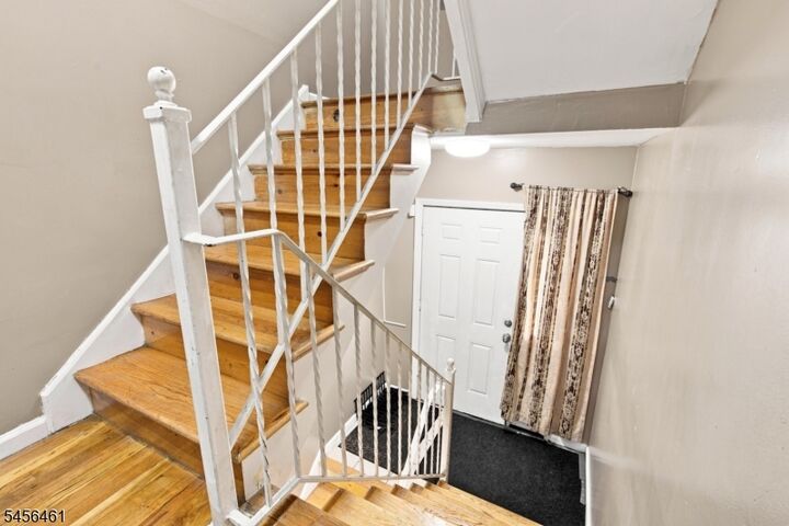 Property Photo:  64 Fabyan Pl 2  NJ 07108 