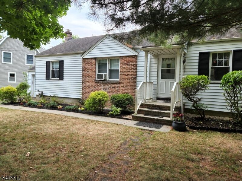 Property Photo: 961 Crestwood Rd NJ 07076