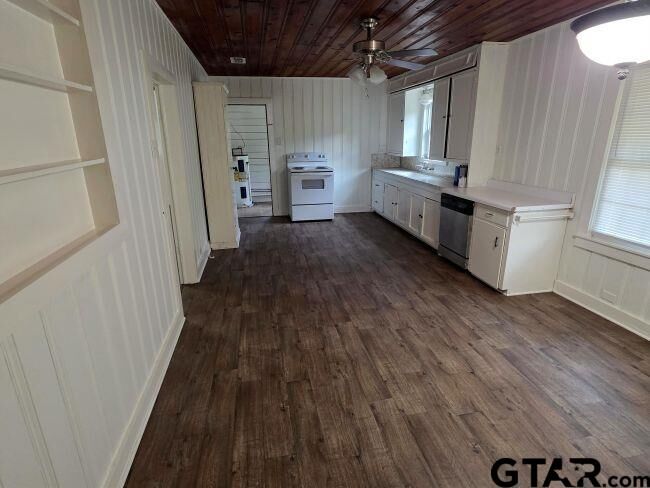 Property Photo: 3692 W Cr 424 TX 75652