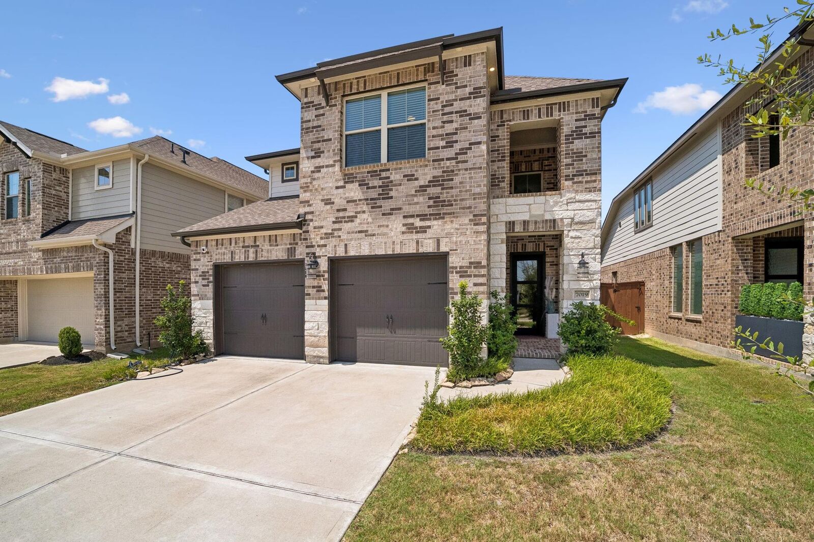 Property Photo: 7019 Golden Groundsel Drive TX 77493
