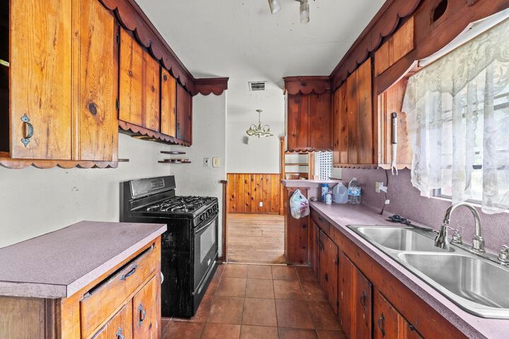 Property Photo: 5810 Langley Road TX 77016