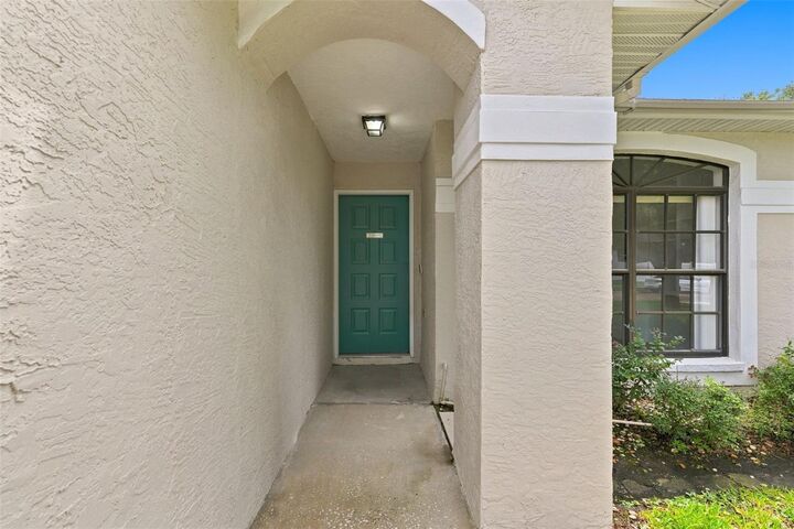 Property Photo:  1307 Flaxwood Avenue  FL 33511 