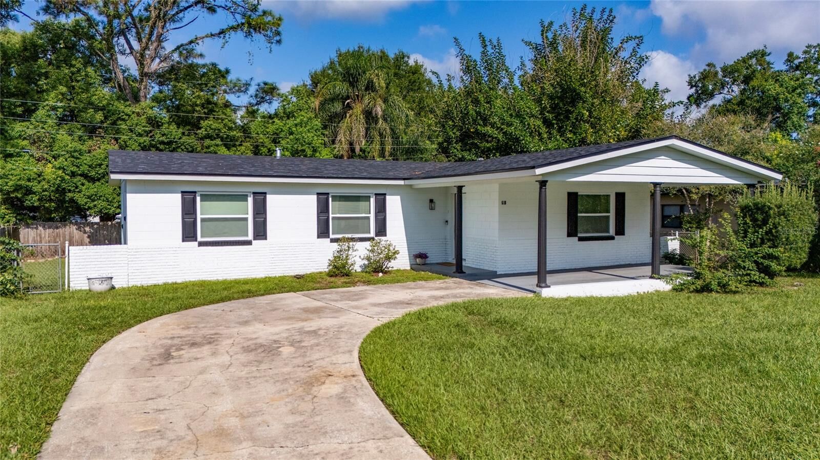 Property Photo:  618 Woodling Place  FL 32701 