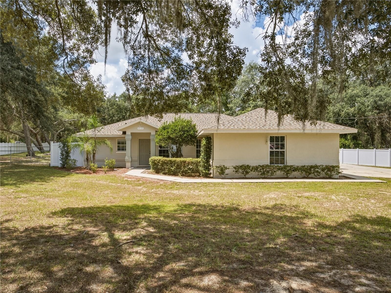 Property Photo:  40129 Palm Street  FL 32159 