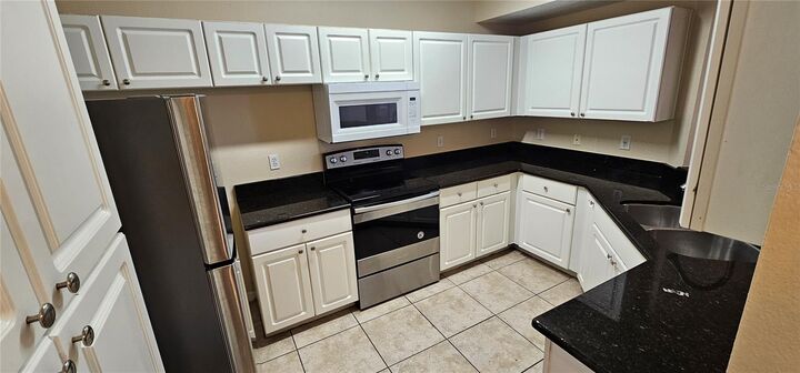 Property Photo: 5578 Metrowest Boulevard 1-310 FL 32811