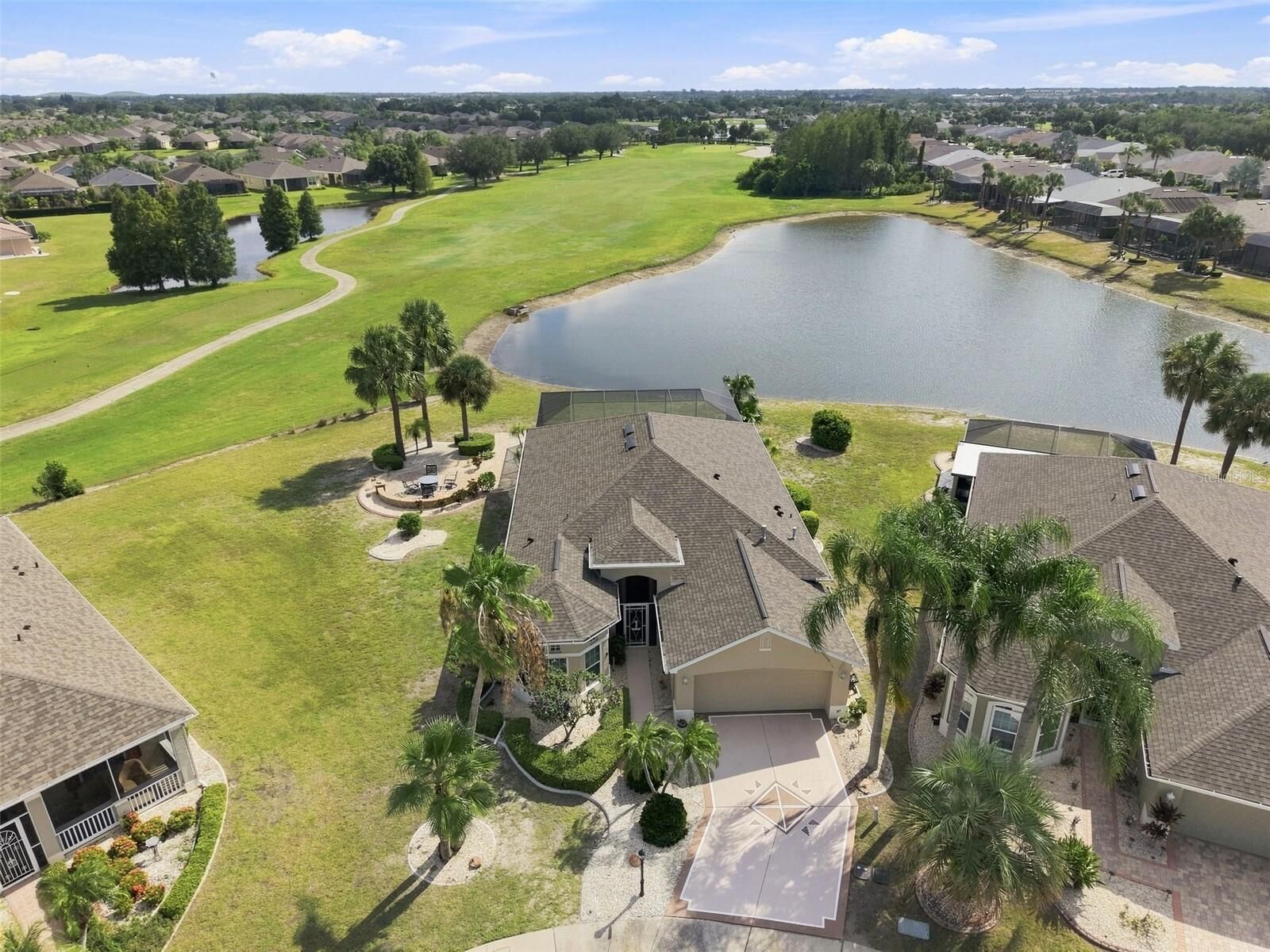 Property Photo:  1104 Jasmine Creek Court  FL 33573 